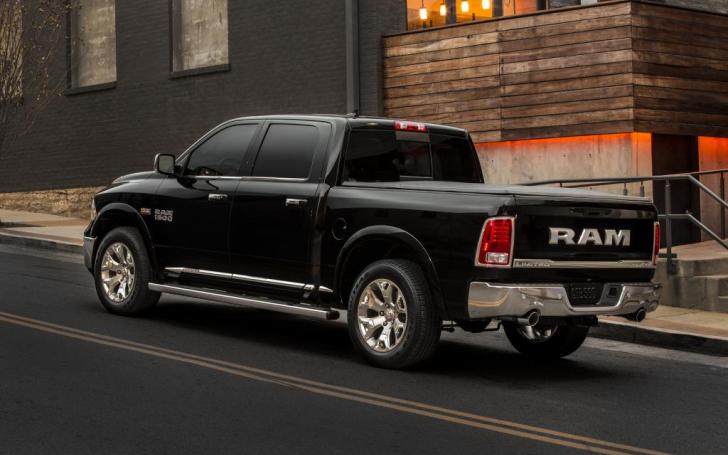 Dodge Ram Laramie Limited/Gamintojo nuotrauka