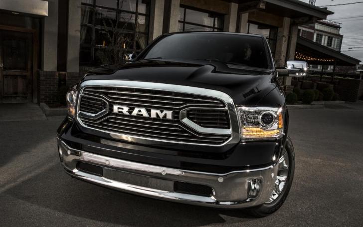 Dodge Ram Laramie Limited/Gamintojo nuotrauka