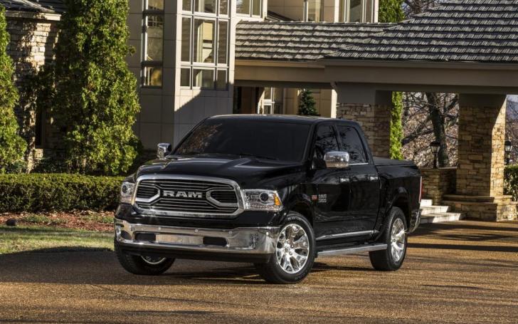 Dodge Ram Laramie Limited/Gamintojo nuotrauka