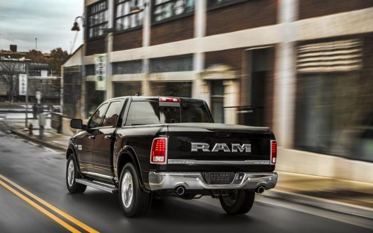Dodge Ram Laramie Limited/Gamintojo nuotrauka