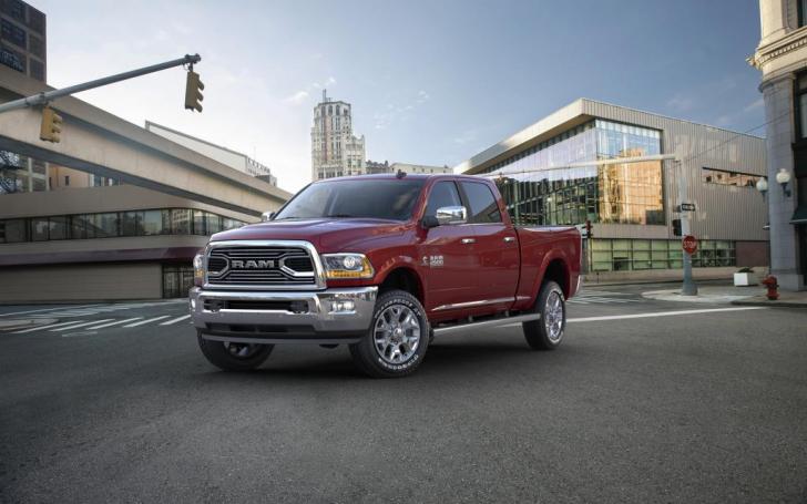 Dodge Ram Laramie Limited/Gamintojo nuotrauka