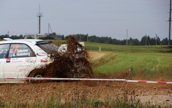 Miikka Salonen ir Kirsi Holmberg, Subaru Impreza WRX STI