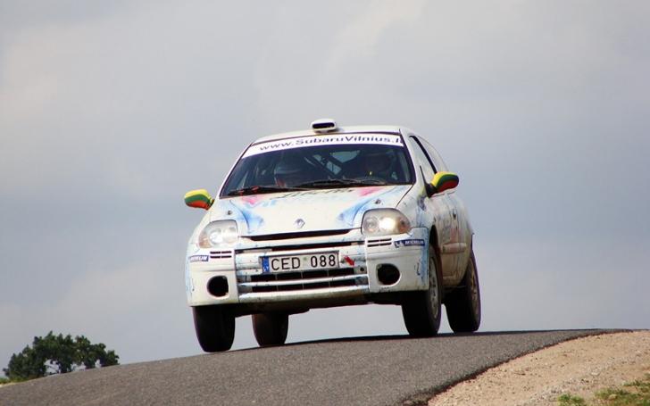 Joana Survilaitė ir Vesta Survilienė, Renault Clio Sport