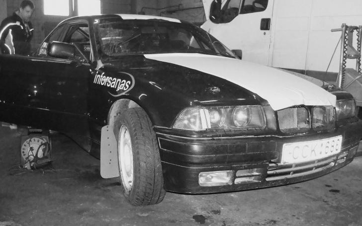 „BMW E36" ruošimo akimirka/98.lt nuotrauka