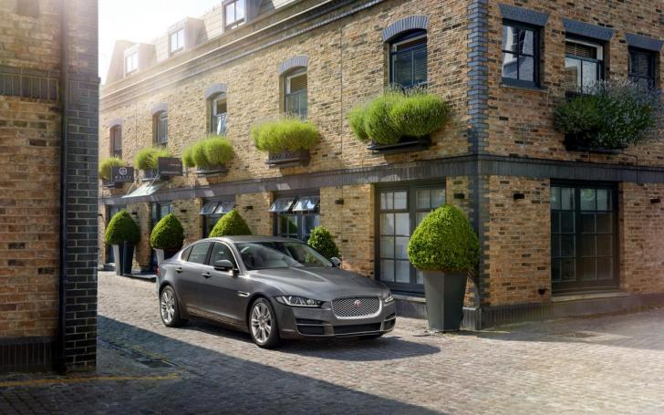 Jaguar XE
