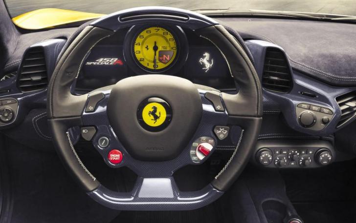 Ferrari 458 Speciale Aperta/Gamintojo nuotrauka