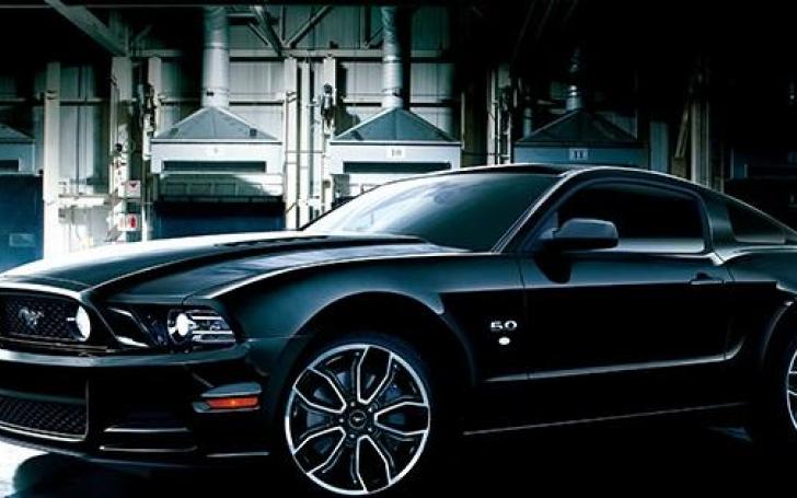 Ford Mustang V8 GT Coupe The Black/Gamintojo nuotrauka