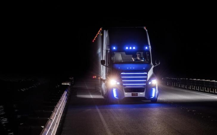 Freightliner Inspiration/Gamintojo nuotrauka