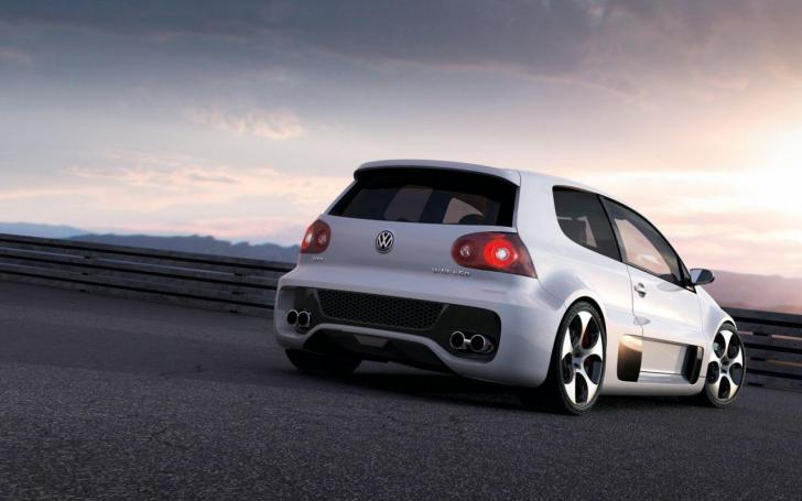 VW Golf GTI W12/Gamintojo nuotrauka