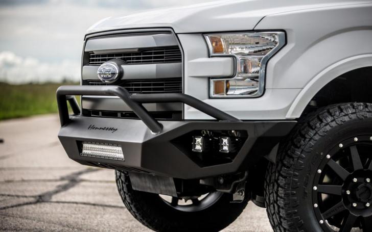 Hennessey Velociraptor 700