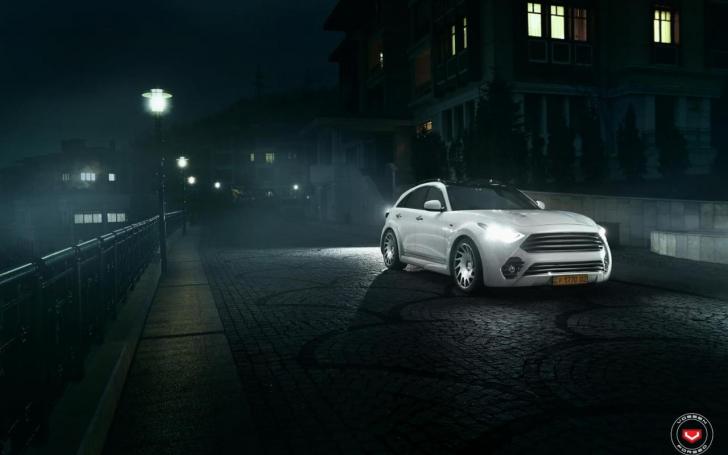 Infiniti QX70