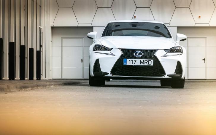 Atnaujintas Lexus IS/vytophoto.com nuotrauka