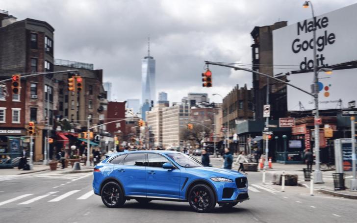 Jaguar F-Pace SVR