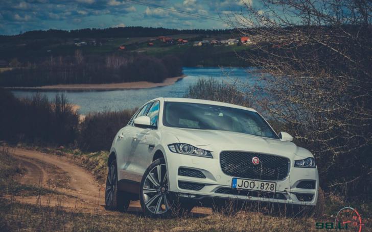 Jaguar F-Pace