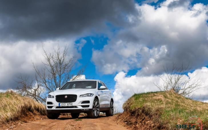 Jaguar F-Pace