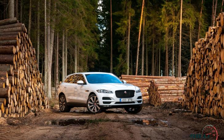 Jaguar F-Pace