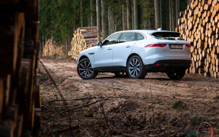 Jaguar F-Pace