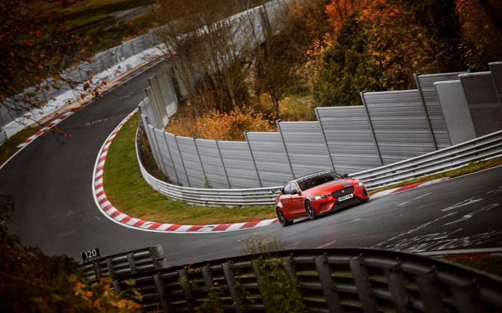 Jaguar XE SV Project 8