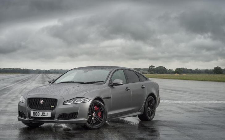 Jaguar XJR575