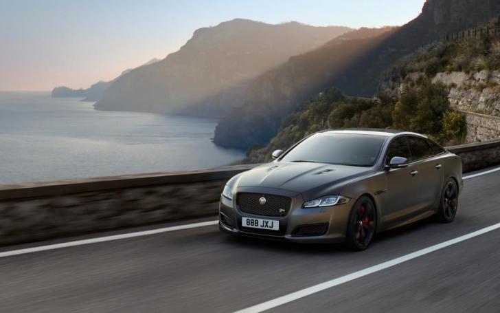 Jaguar XJR575
