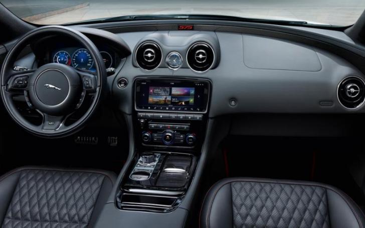 Jaguar XJR575