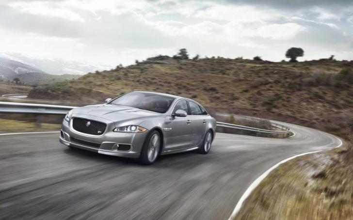 Jaguar XJR Saloon/Gamintojo nuotrauka