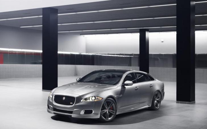 Jaguar XJR Saloon/Gamintojo nuotrauka
