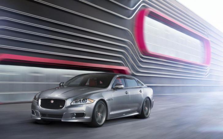 Jaguar XJR Saloon/Gamintojo nuotrauka