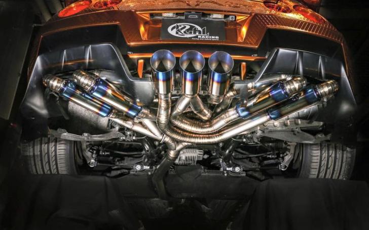 Nissan GTR Kuhl Racing/Gamintojo nuotrauka