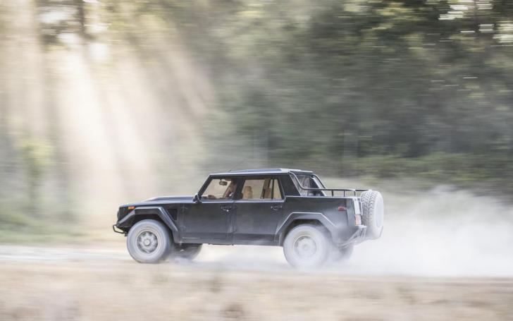 Lamborghini LM002