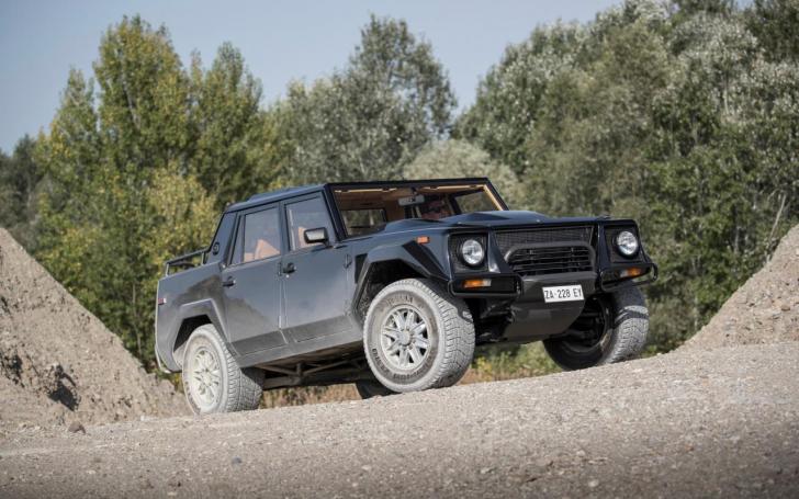 Lamborghini LM002