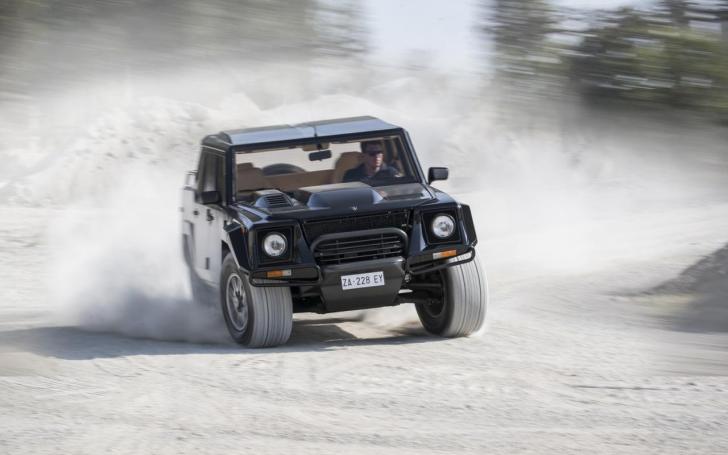 Lamborghini LM002