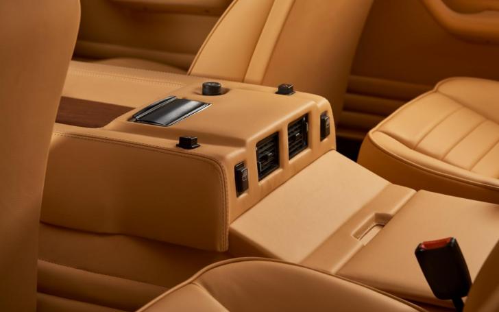 Lamborghini LM002