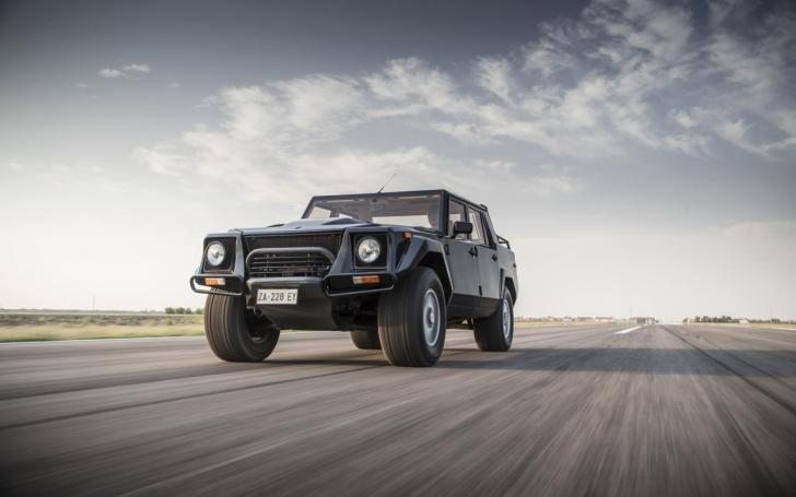 Lamborghini LM002