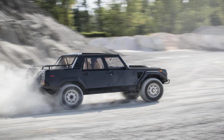 Lamborghini LM002