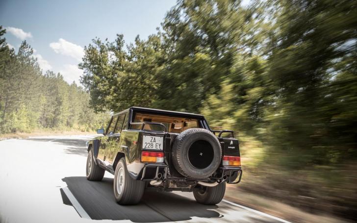 Lamborghini LM002