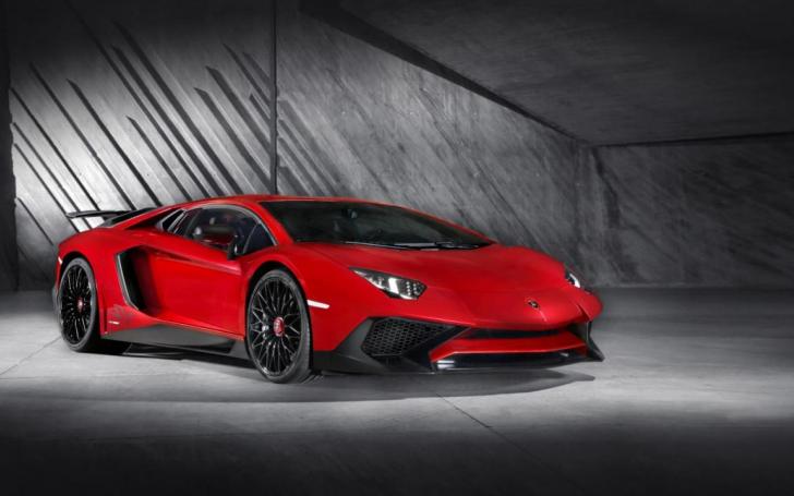 Lamborghini Aventador LP750-4 SV/Gamintojo nuotrauka