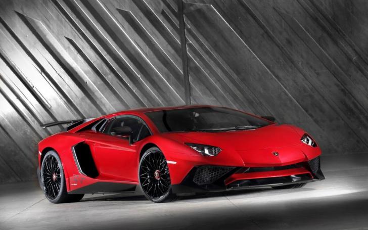 Lamborghini Aventador LP750-4 SV/Gamintojo nuotrauka