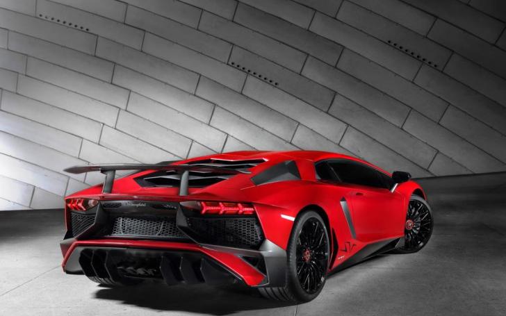 Lamborghini Aventador LP750-4 SV/Gamintojo nuotrauka