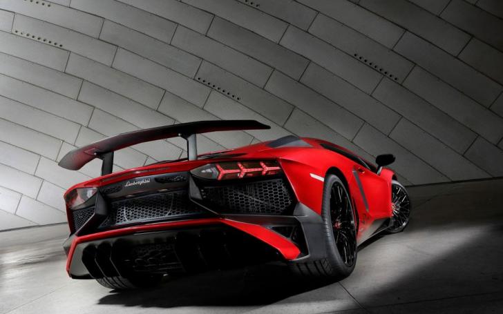 Lamborghini Aventador LP750-4 SV/Gamintojo nuotrauka