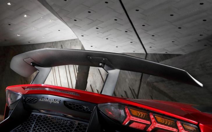 Lamborghini Aventador LP750-4 SV/Gamintojo nuotrauka
