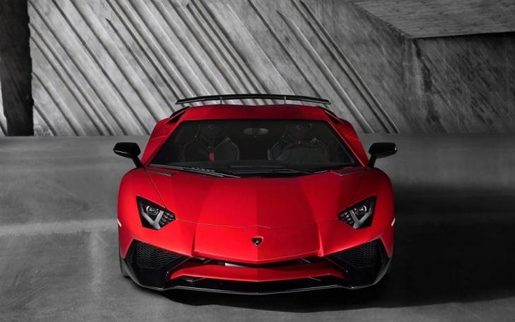 Lamborghini Aventador LP750-4 SV/Gamintojo nuotrauka