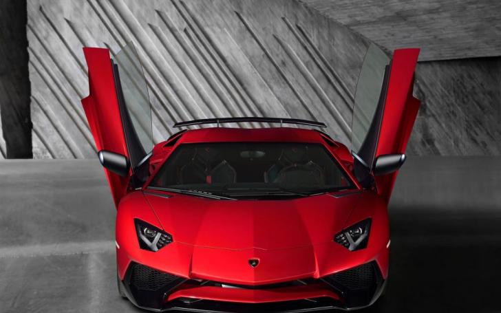 Lamborghini Aventador LP750-4 SV/Gamintojo nuotrauka