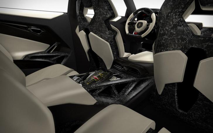 Lamborghini Urus/Gamintojo nuotrauka