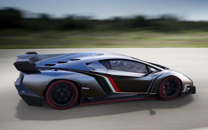 Lamborghini Veneno /Gamintojo nuotrauka