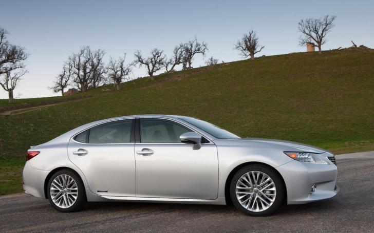 Lexus ES/Gamintojo nuotrauka