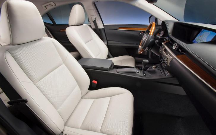 Lexus ES/Gamintojo nuotrauka
