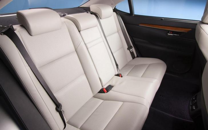 Lexus ES/Gamintojo nuotrauka