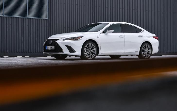 Lexus ES 300h