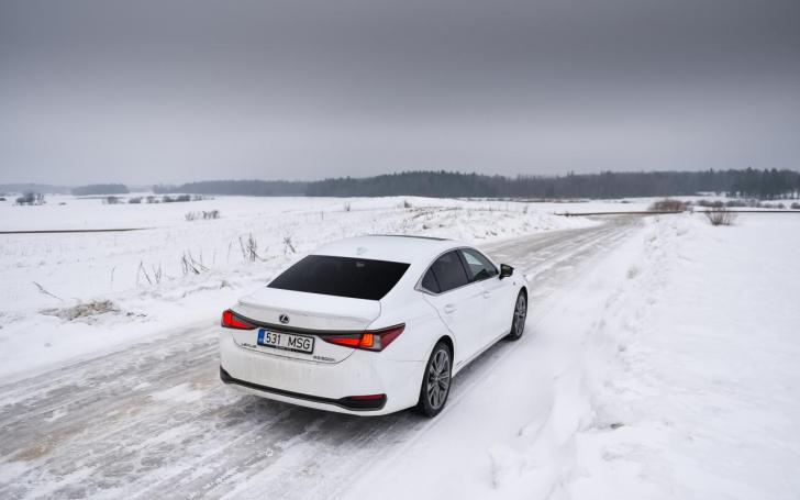 Lexus ES 300h